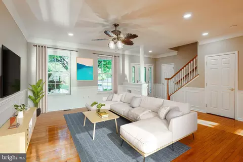 3520 S Reserve Dr, Philadelphia, PA 19145
