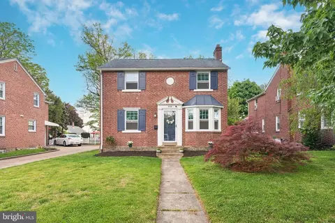 912 Rhawn St, Philadelphia, PA 19111