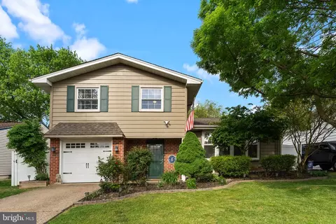 1039 Hoven Rd, Philadelphia, PA 19115