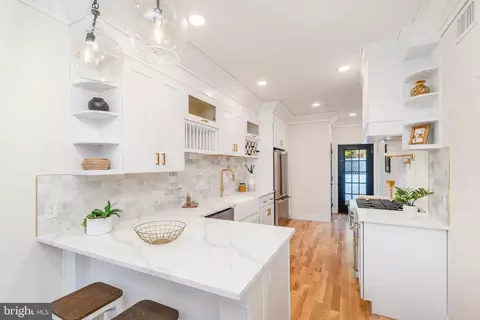709 E Thompson St, Philadelphia, PA 19125