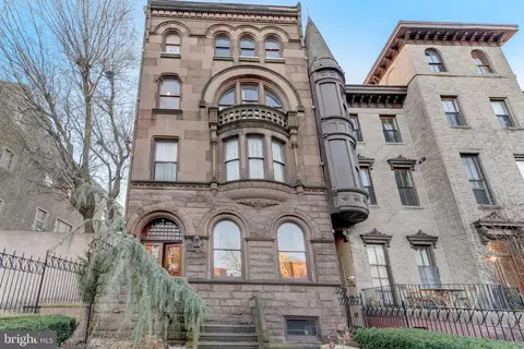 2220 Green St, Philadelphia, PA 19130