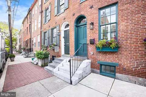 126 Queen St, Philadelphia, PA 19147