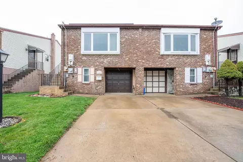 7906 Revere St, Philadelphia, PA 19152