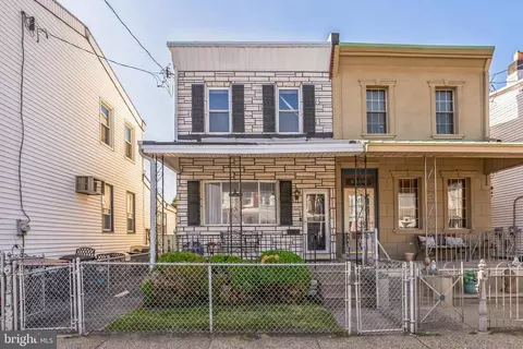 4458 Salmon St, Philadelphia, PA 19137