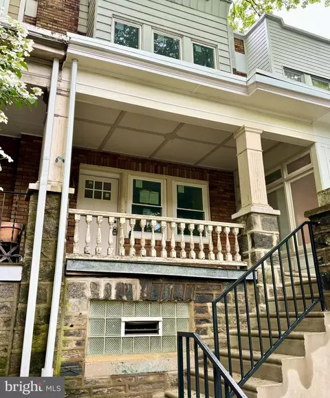 876 N 21st St, Philadelphia, PA 19130