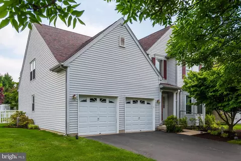 503 Lantern Ln, Philadelphia, PA 19128