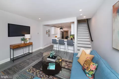 457 Green Ln, Philadelphia, PA 19128