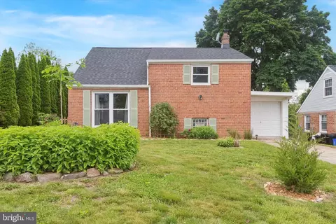 812 Inverness Ln, Philadelphia, PA 19128