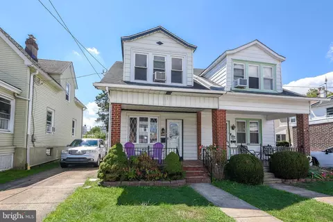 914 Oakmont St, Philadelphia, PA 19111