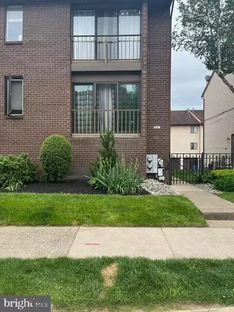 9567 James St #A, Philadelphia, PA 19114