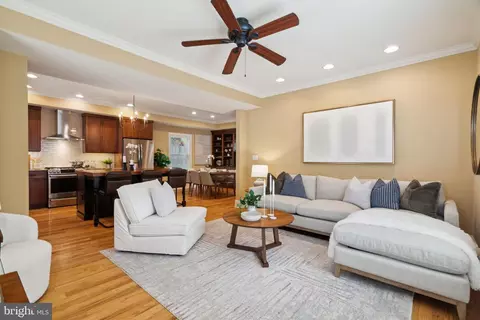 507 Queen St, Philadelphia, PA 19147