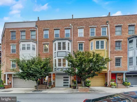 2705 Bainbridge St, Philadelphia, PA 19146