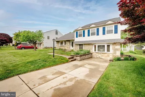 2802 Hargrave St, Philadelphia, PA 19136