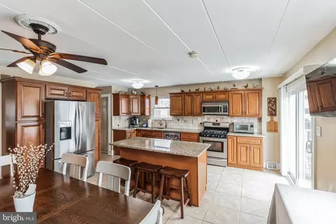 13059 Dorothy Dr, Philadelphia, PA 19116