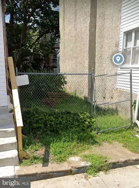 552 S Redfield St, Philadelphia, PA 19143