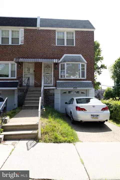 6001 N Warnock St, Philadelphia, PA 19141