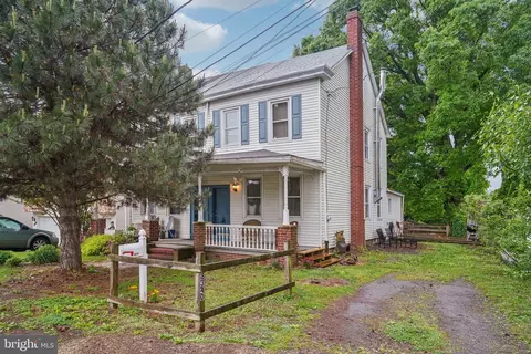 8340 Walker St, Philadelphia, PA 19136