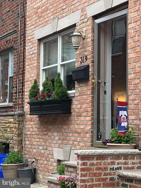 319 Emily St, Philadelphia, PA 19148
