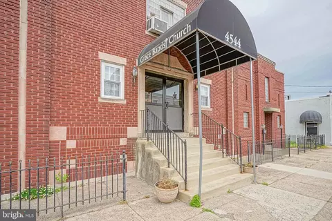 4544 50 Almond St, Philadelphia, PA 19137