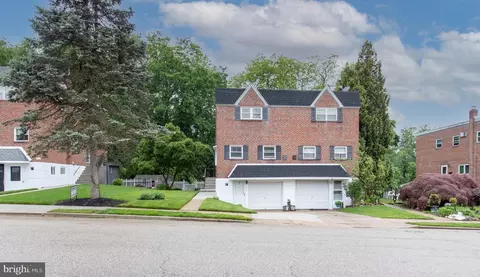 608 Fountain St, Philadelphia, PA 19128