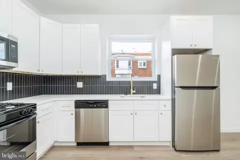 5756 Spruce St, Philadelphia, PA 19139