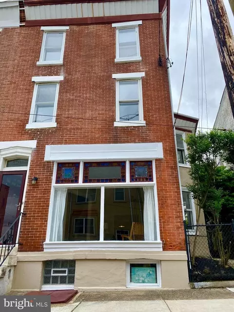 4705 Smick St, Philadelphia, PA 19127