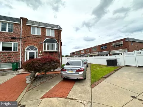 1901 Olympia Pl, Philadelphia, PA 19145