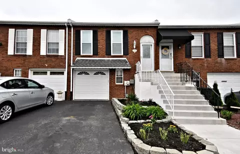 10720 E Pelle Cir, Philadelphia, PA 19154