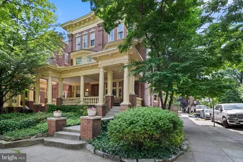 520 S 46th St, Philadelphia, PA 19143