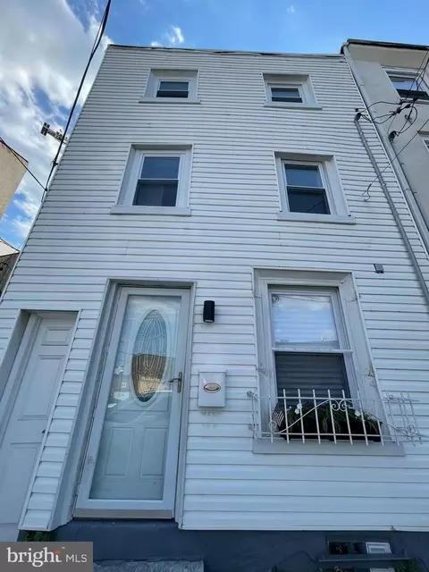 1128 Oneil St, Philadelphia, PA 19123