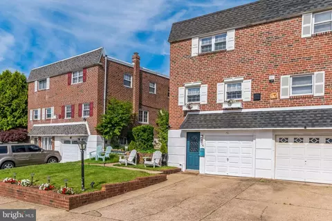 126 Meadow Ln, Philadelphia, PA 19154