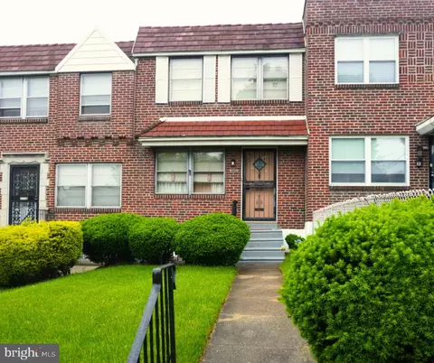 6592 W Walnut Park Dr, Philadelphia, PA 19120