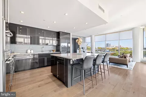 101 Walnut St #2, Philadelphia, PA 19106