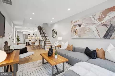 2501 E Dauphin St, Philadelphia, PA 19125
