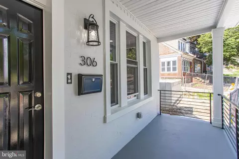 306 Fountain St, Philadelphia, PA 19128