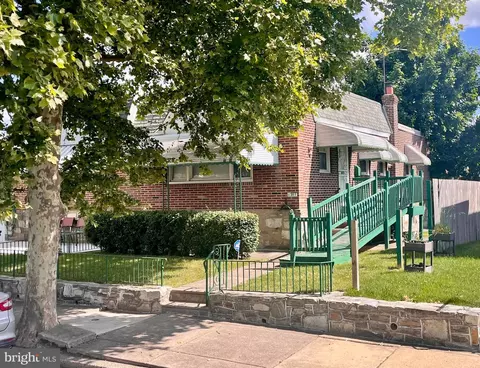 1711 Benson St, Philadelphia, PA 19152