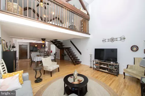 915 25 Bainbridge St #305, Philadelphia, PA 19147