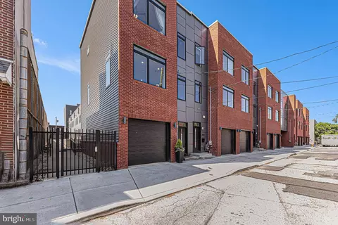 2820 Salmon St, Philadelphia, PA 19134