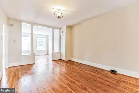 207 Hermit St, Philadelphia, PA 19128