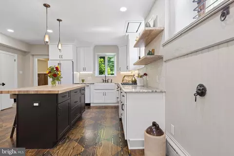 Kitchen - 8813 Norwood Ave, Philadelphia, PA 19118 photo 1 of 6