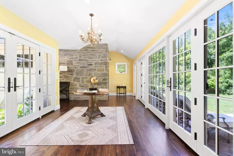 Entry Way - 8813 Norwood Ave, Philadelphia, PA 19118 photo 2 of 5