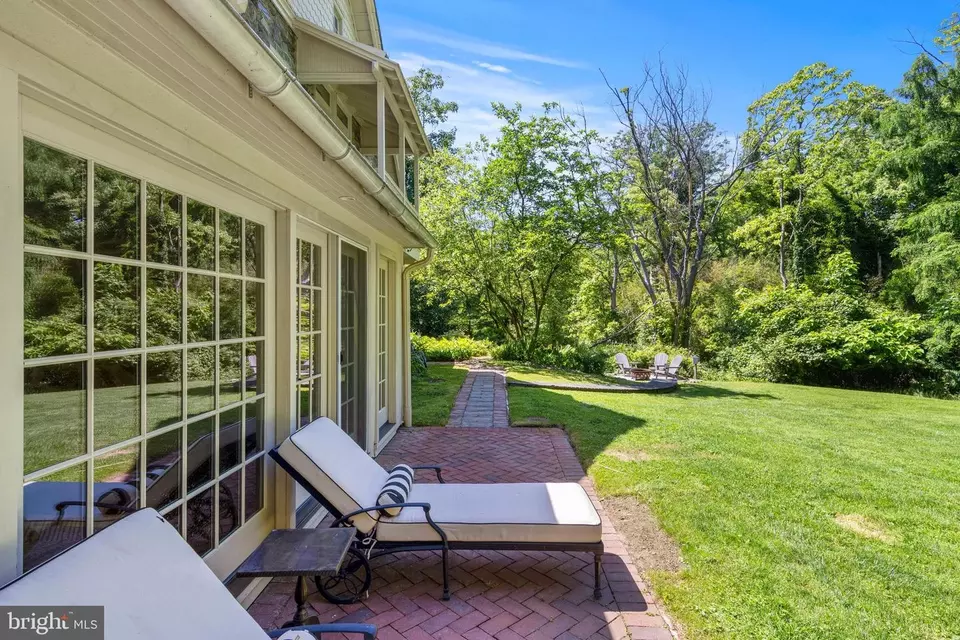 Exterior - 8813 Norwood Ave, Philadelphia, PA 19118 photo 10 of 12