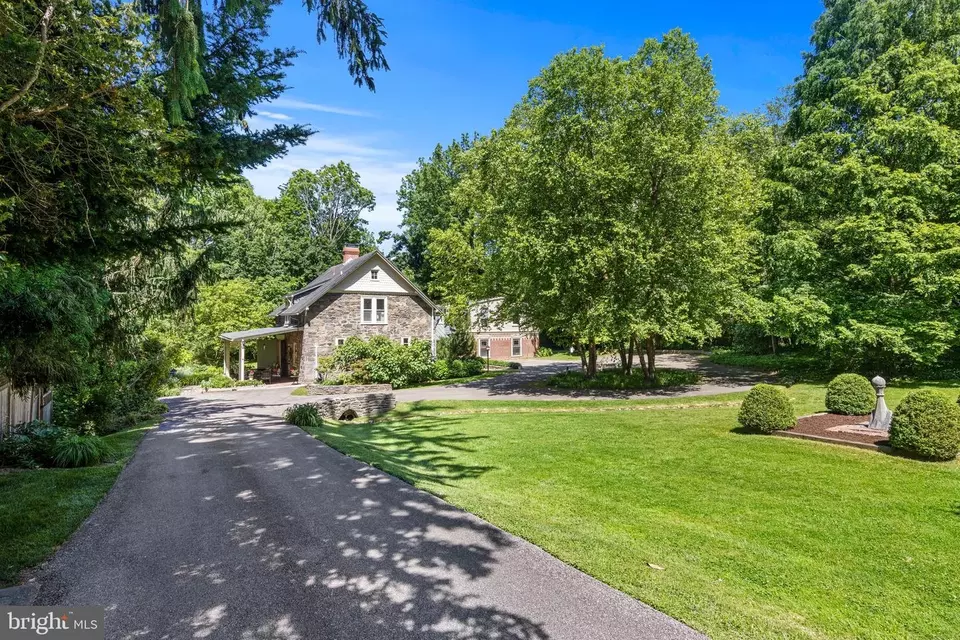 Exterior - 8813 Norwood Ave, Philadelphia, PA 19118 photo 2 of 12