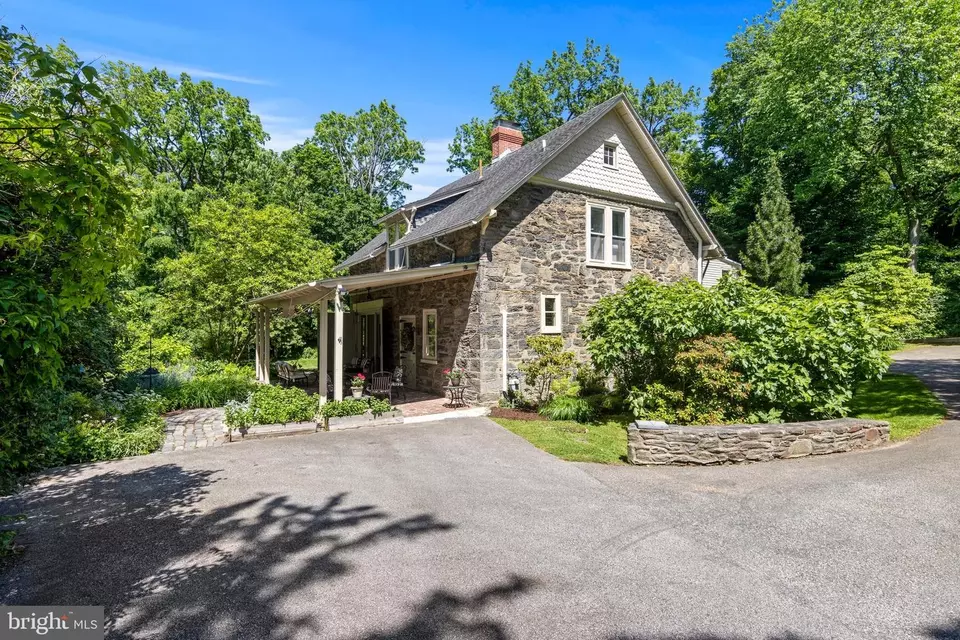 Exterior - 8813 Norwood Ave, Philadelphia, PA 19118 photo 5 of 12