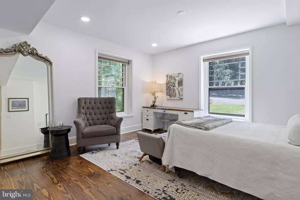 Bedroom - 8813 Norwood Ave, Philadelphia, PA 19118 photo 7 of 9