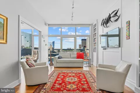 210 S 20 S 25th St #1002, Philadelphia, PA 19103
