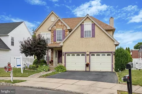 7924 Lawndale Ave, Philadelphia, PA 19111