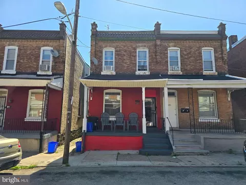 423 N Redfield St, Philadelphia, PA 19151