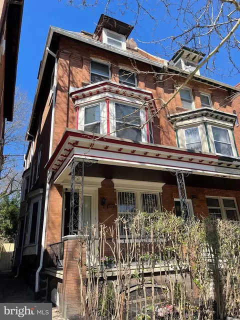 318 S 43rd St, Philadelphia, PA 19104