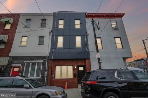 2037 S 6th St, Philadelphia, PA 19148